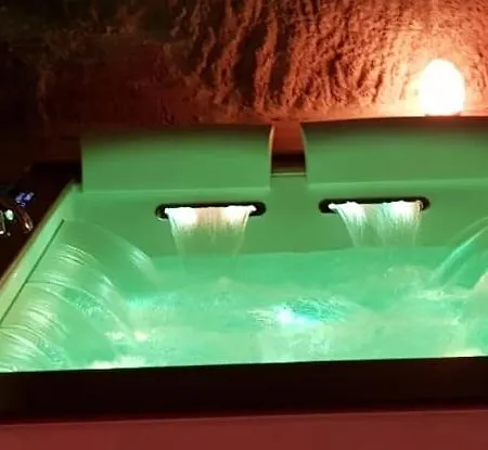 La Grotta Nel Borgo רוקסטראדה